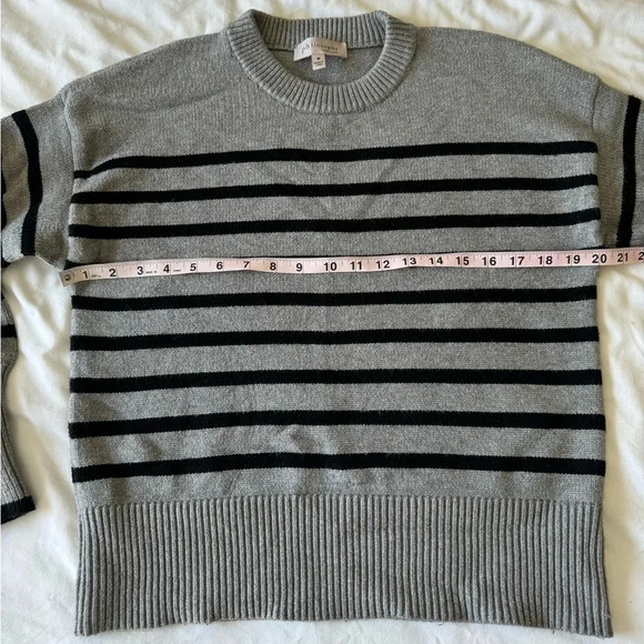 philosophy grey and black striped crewneck knit sweater size medium - Picture 8 of 8